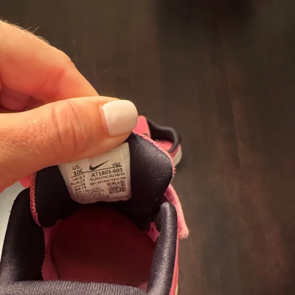 Nike Kids Sneakers in Bold Pink